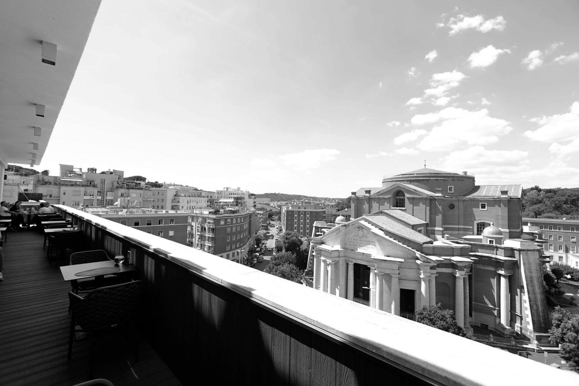Radisson Blu Ghr Rome Hotel Exterior photo