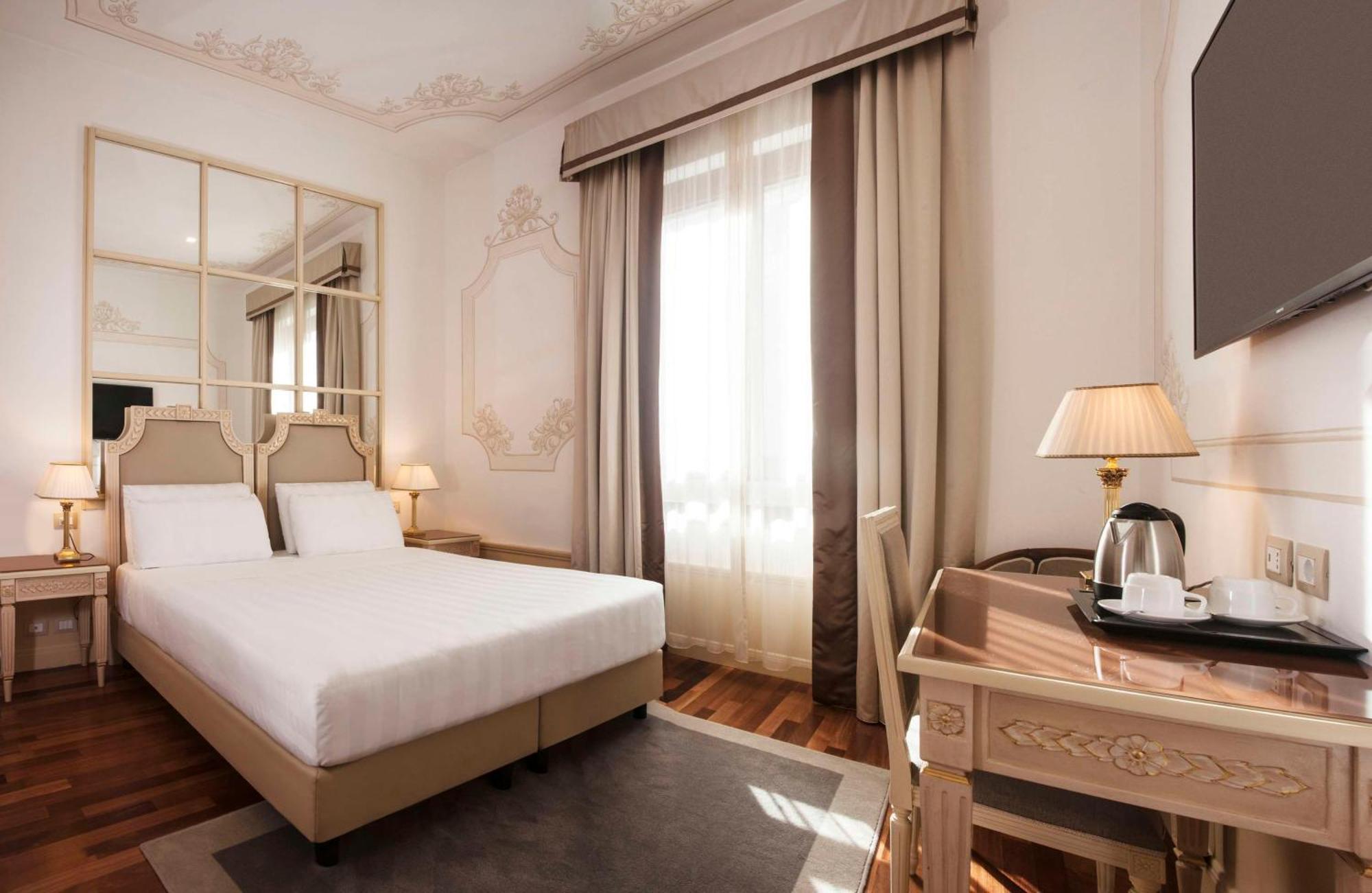 Radisson Blu Ghr Rome Hotel Exterior photo