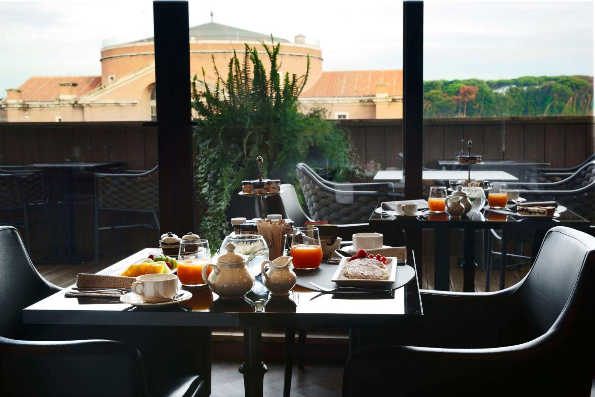 Radisson Blu Ghr Rome Hotel Exterior photo